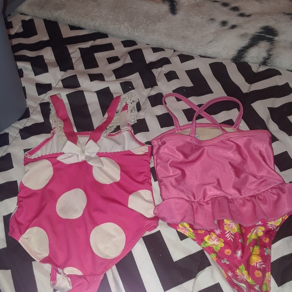 Bathing suits - Picture 2 of 2